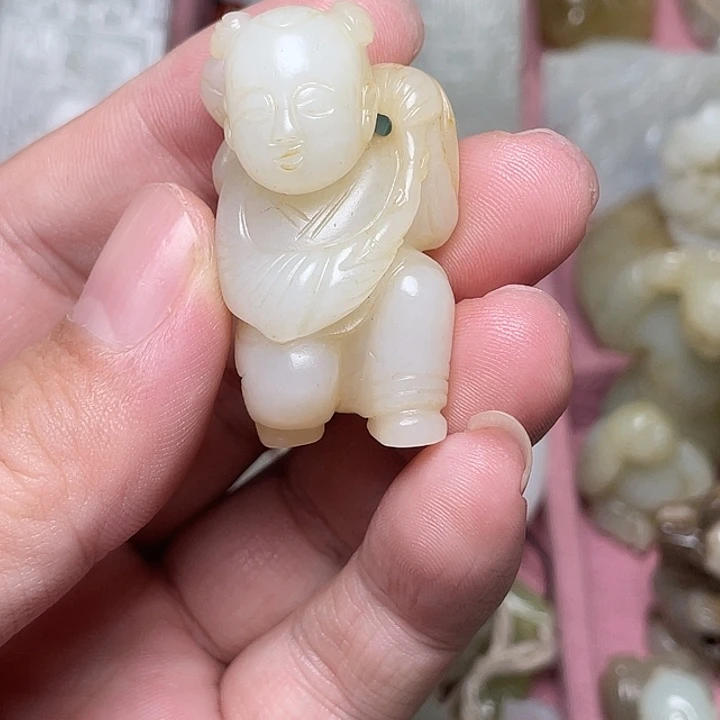 慎***龙和田玉未镶嵌挂件