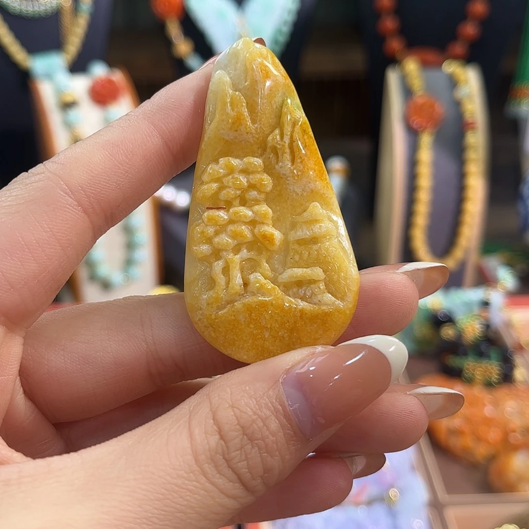 翡翠未镶嵌颈饰炸