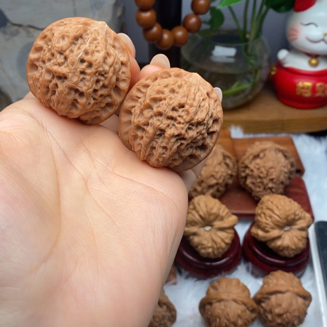 文玩核桃吊坠39尺寸血麒麟