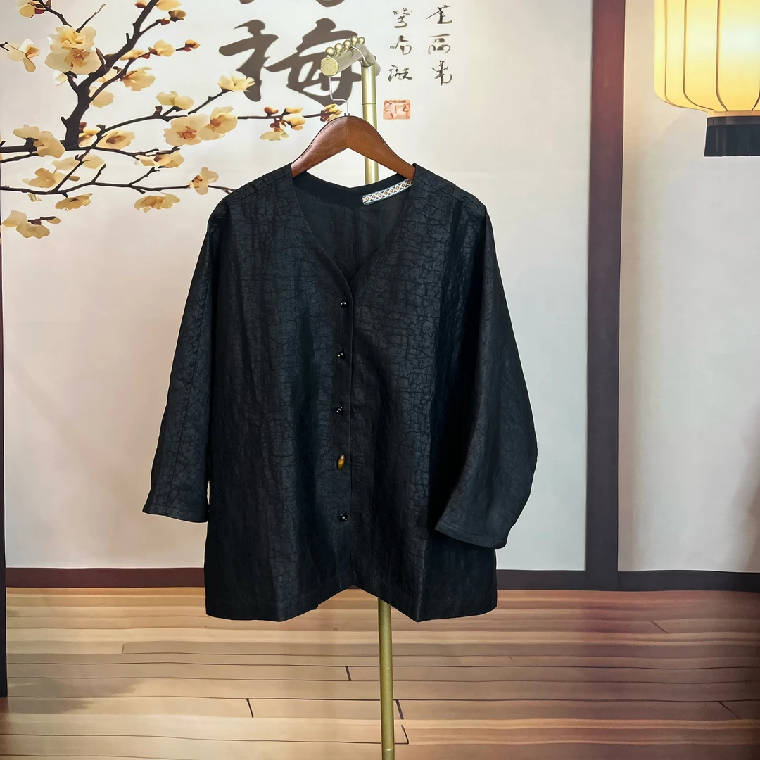 【檀韵朱钮】新中式香云纱龟裂纹哑光V领蝙蝠袖上衣