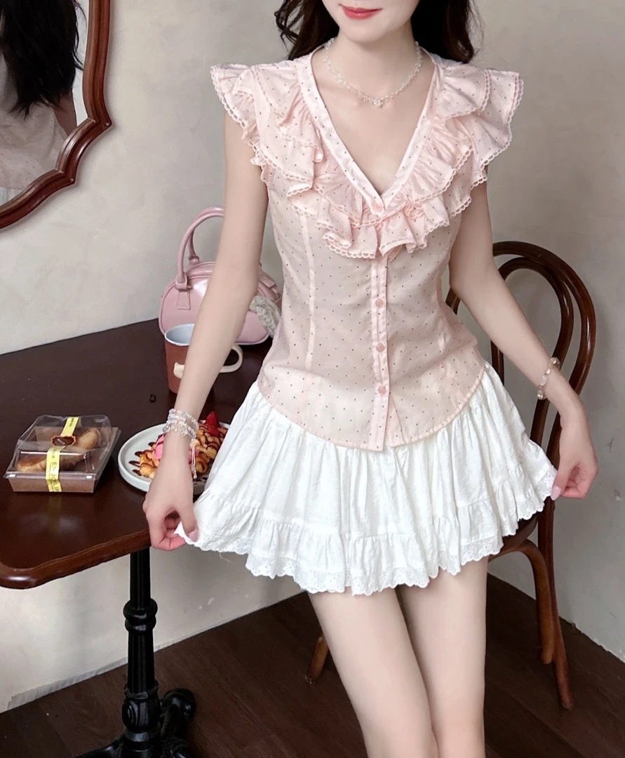 白水女 法式温柔风荷叶边V领波点无袖上衣小众短款衬衫B50550993