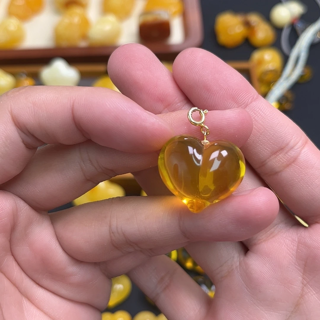 琥珀未镶嵌珠宝奇石