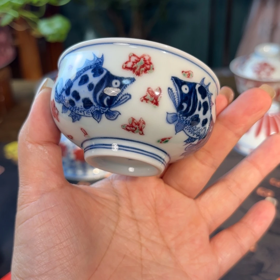 青花釉里红鱼藻杯杯