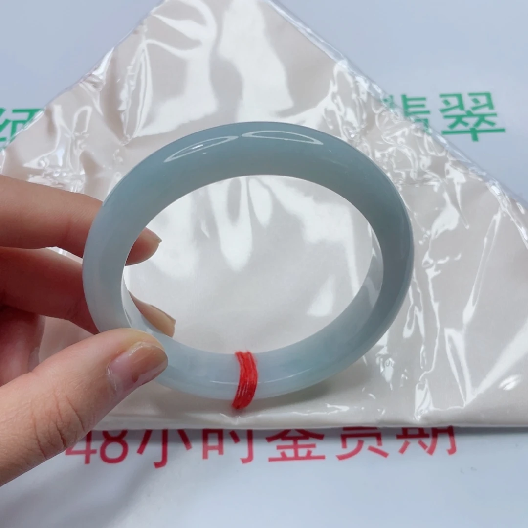 未镶嵌手镯翡翠暴**卜手镯