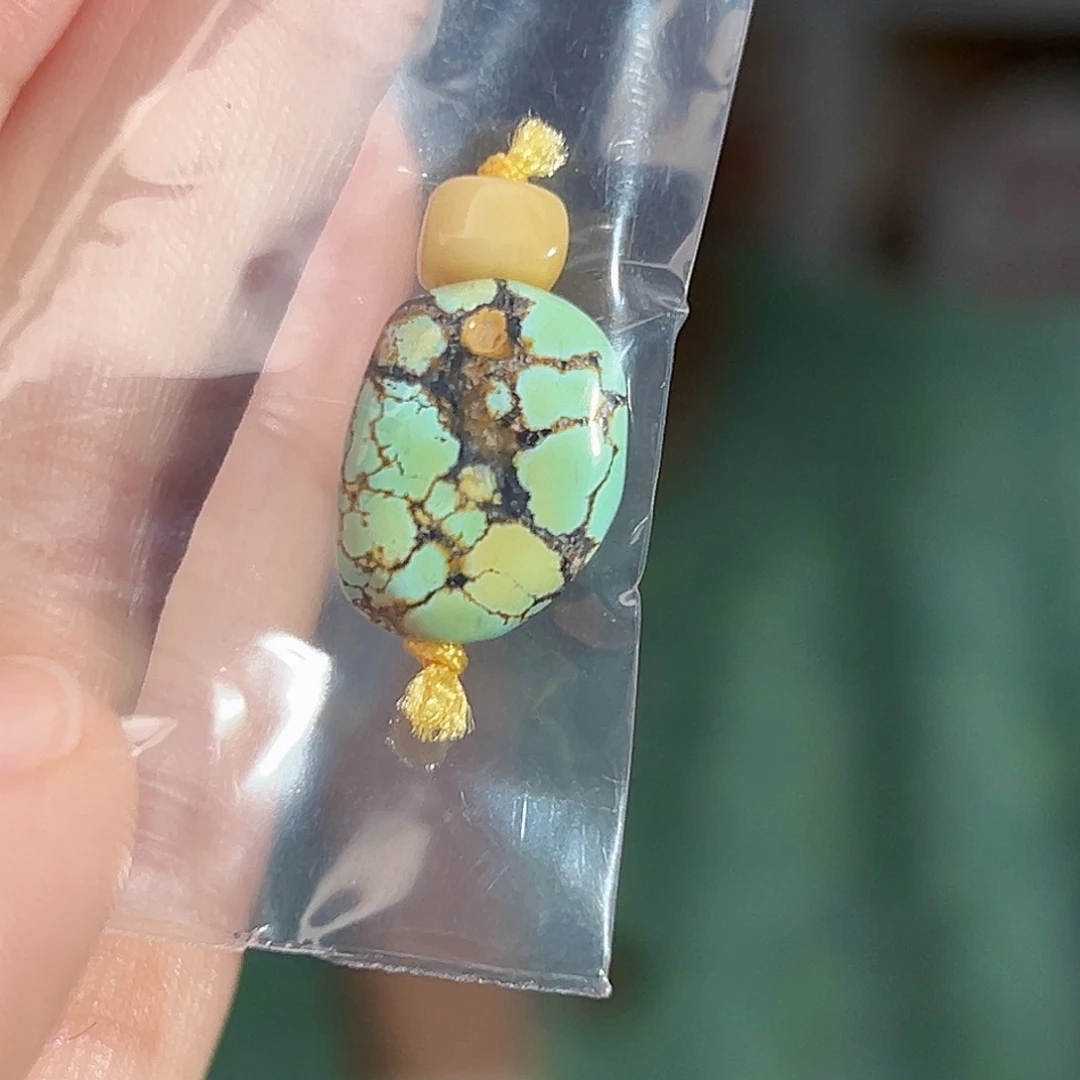 蜜蜡未镶嵌珠宝奇石