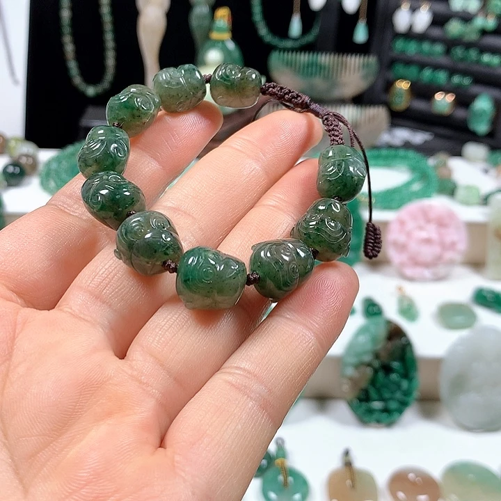 未镶嵌独山玉颈饰