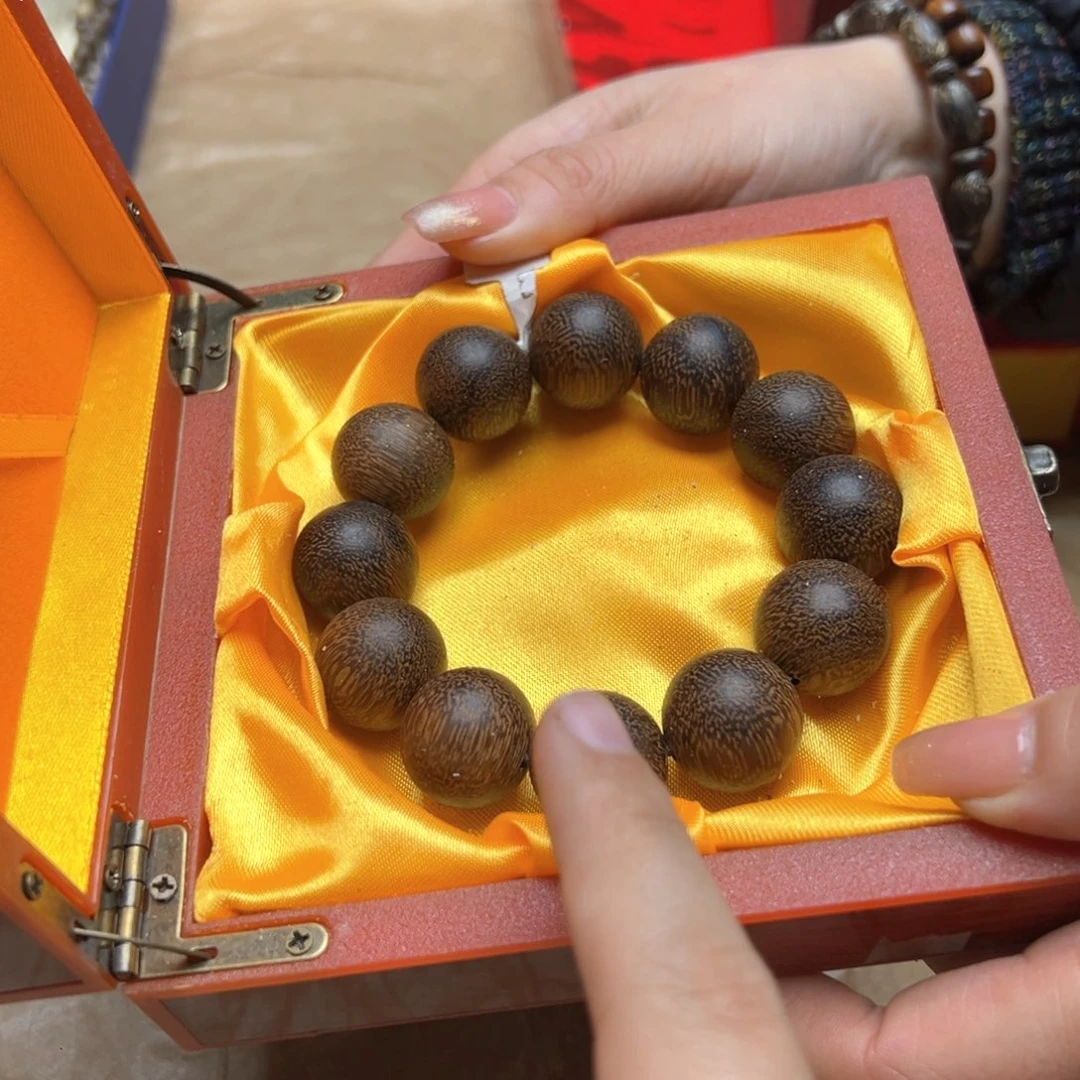 大叶紫檀（黑酸枝木类）