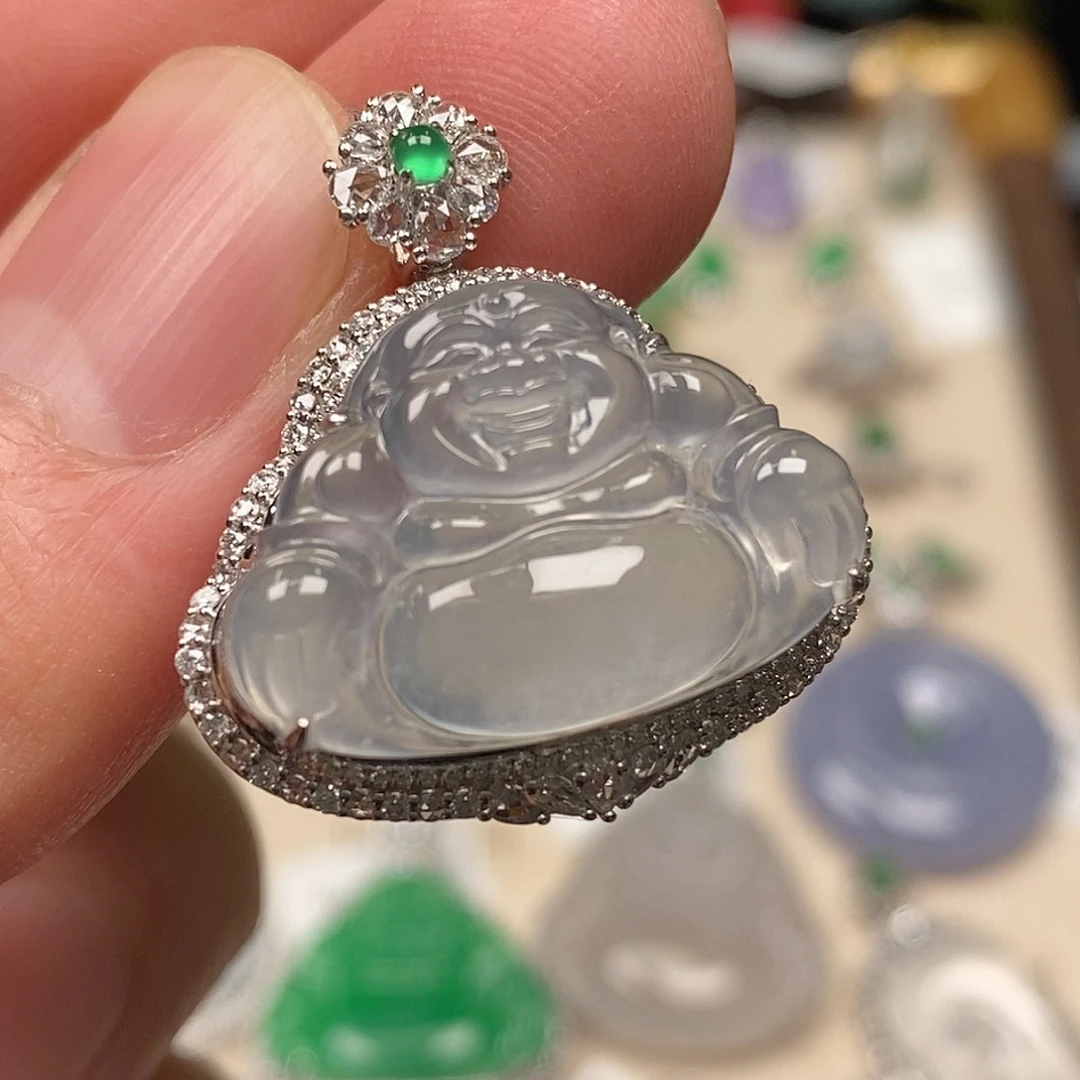 翡翠18K金镶嵌颈饰佛公