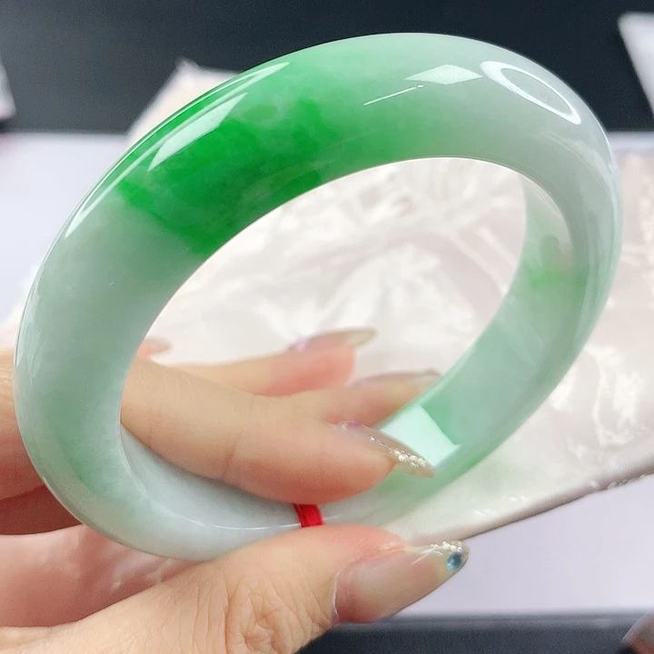 未镶嵌手镯翡翠好**生，358