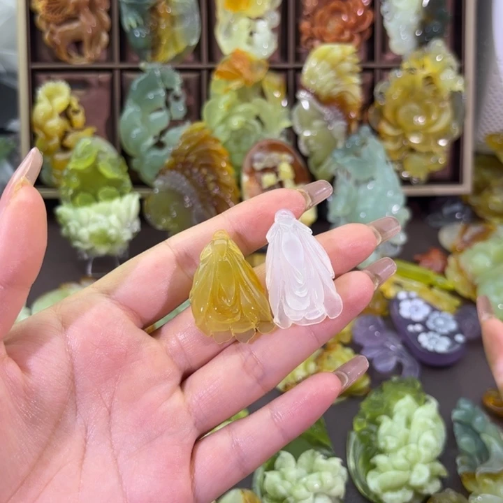 未镶嵌蛇纹石玉颈饰