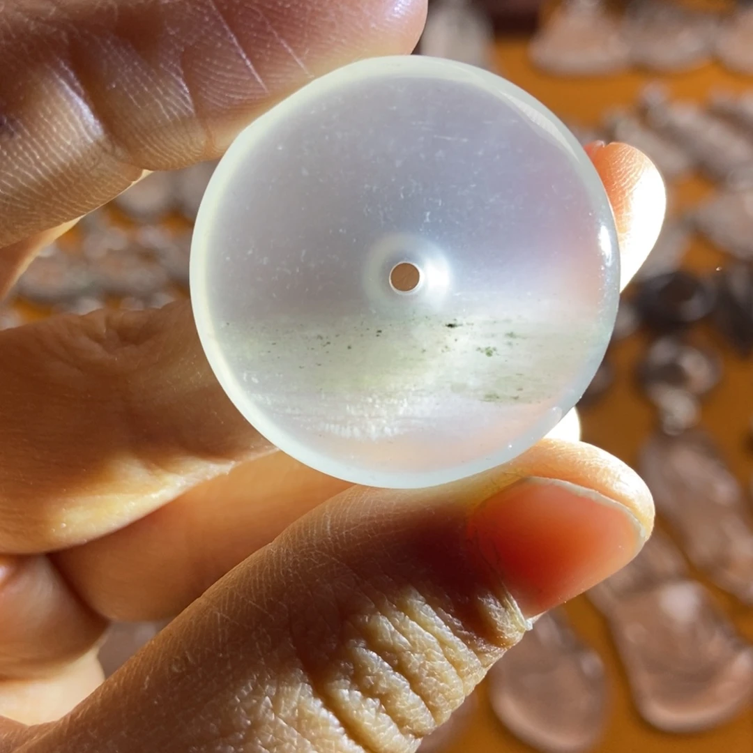 石英质玉颈饰未镶嵌