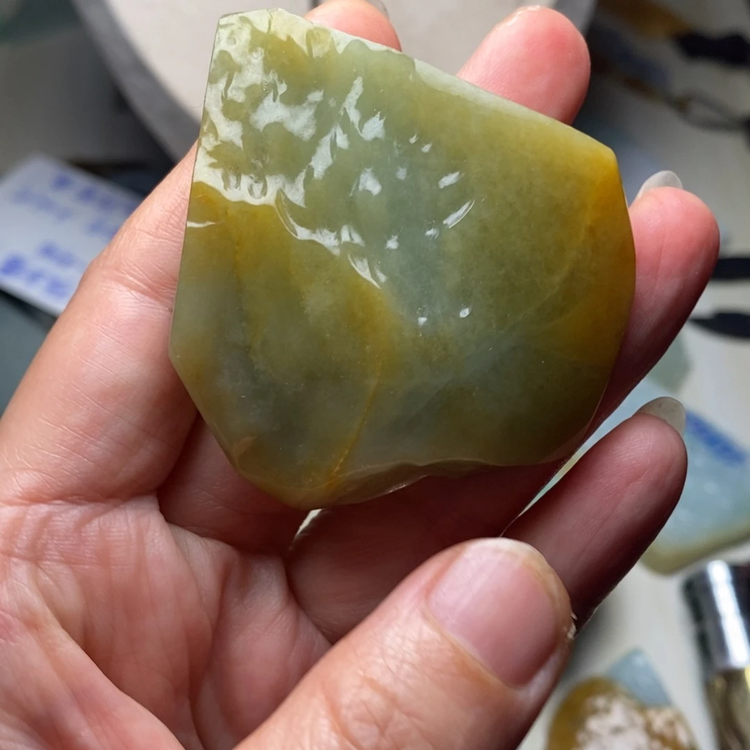 翡翠颈饰未镶嵌天然