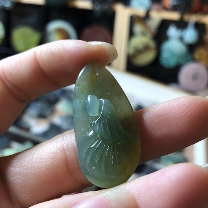 岫玉未镶嵌岫玉挂件