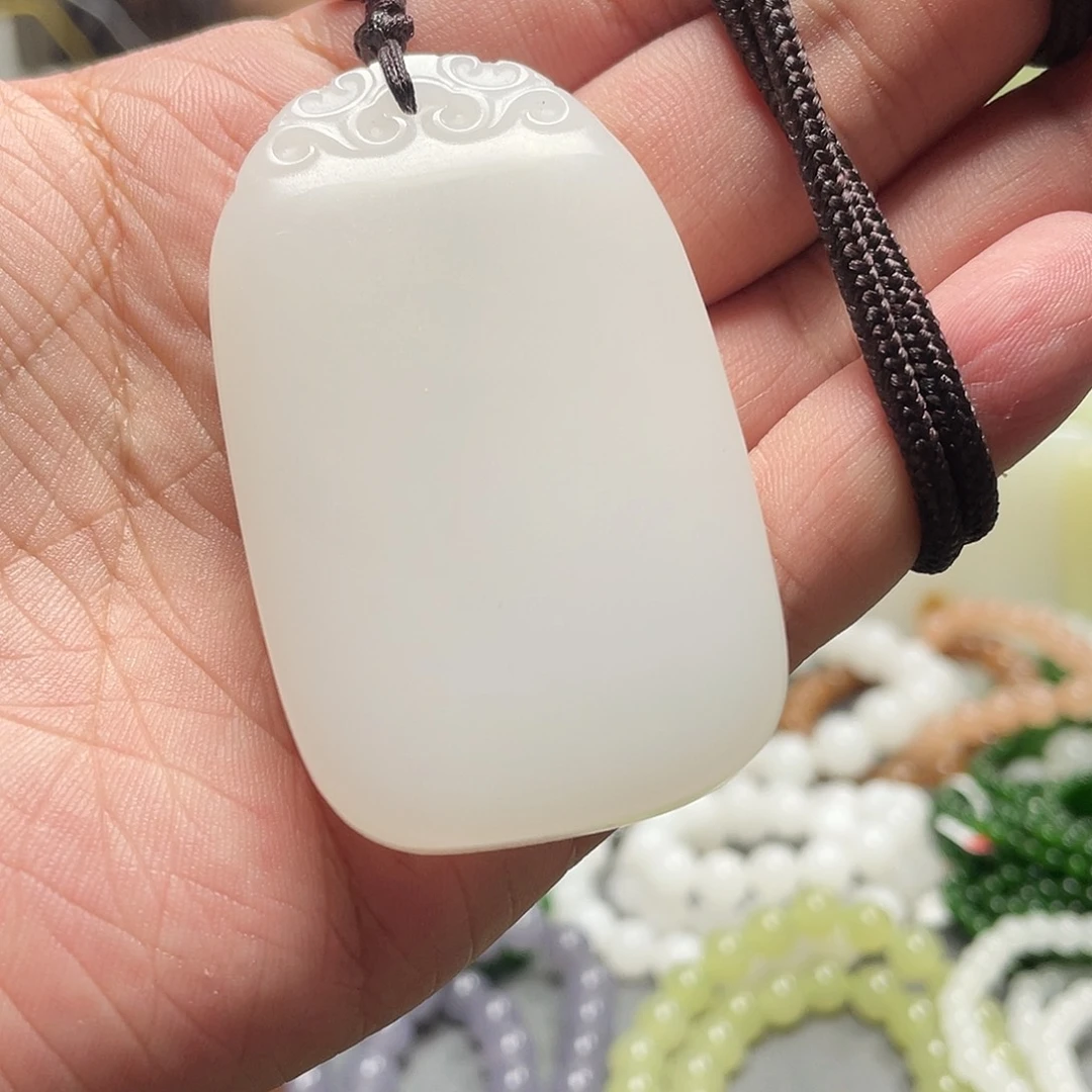 天然新疆羊脂白祥云无事牌油润细糯高端大气