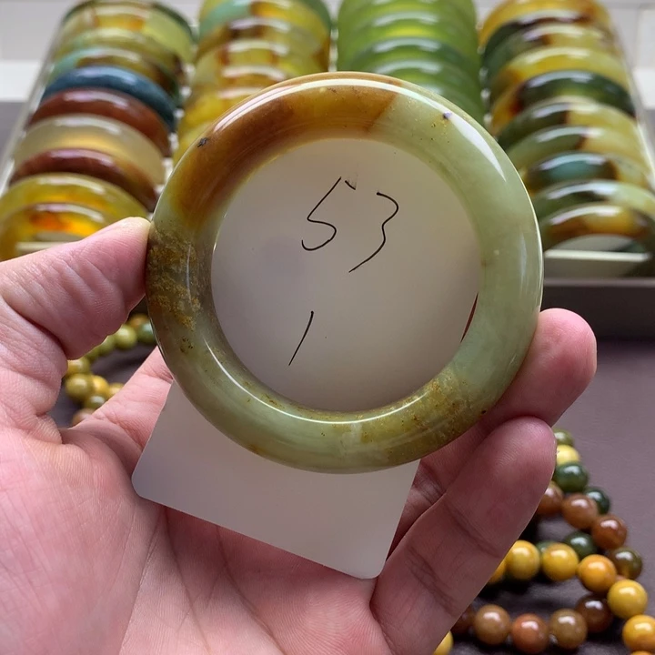 蛇纹石玉未镶嵌手镯