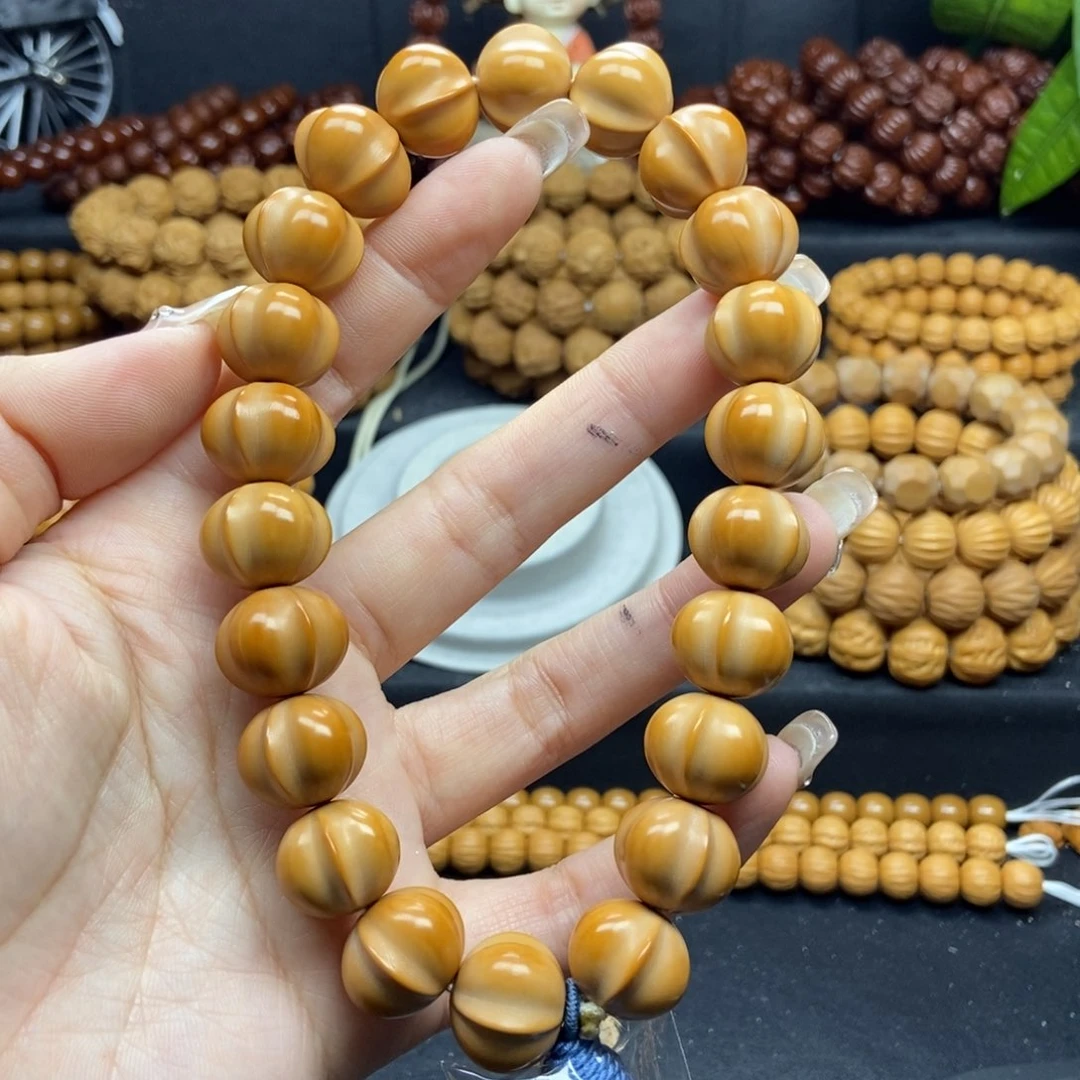 猴头核桃手串和****柔鲨鱼手持22籽