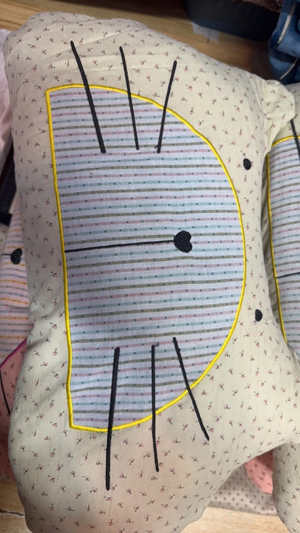 枕头    大脸猫 绿