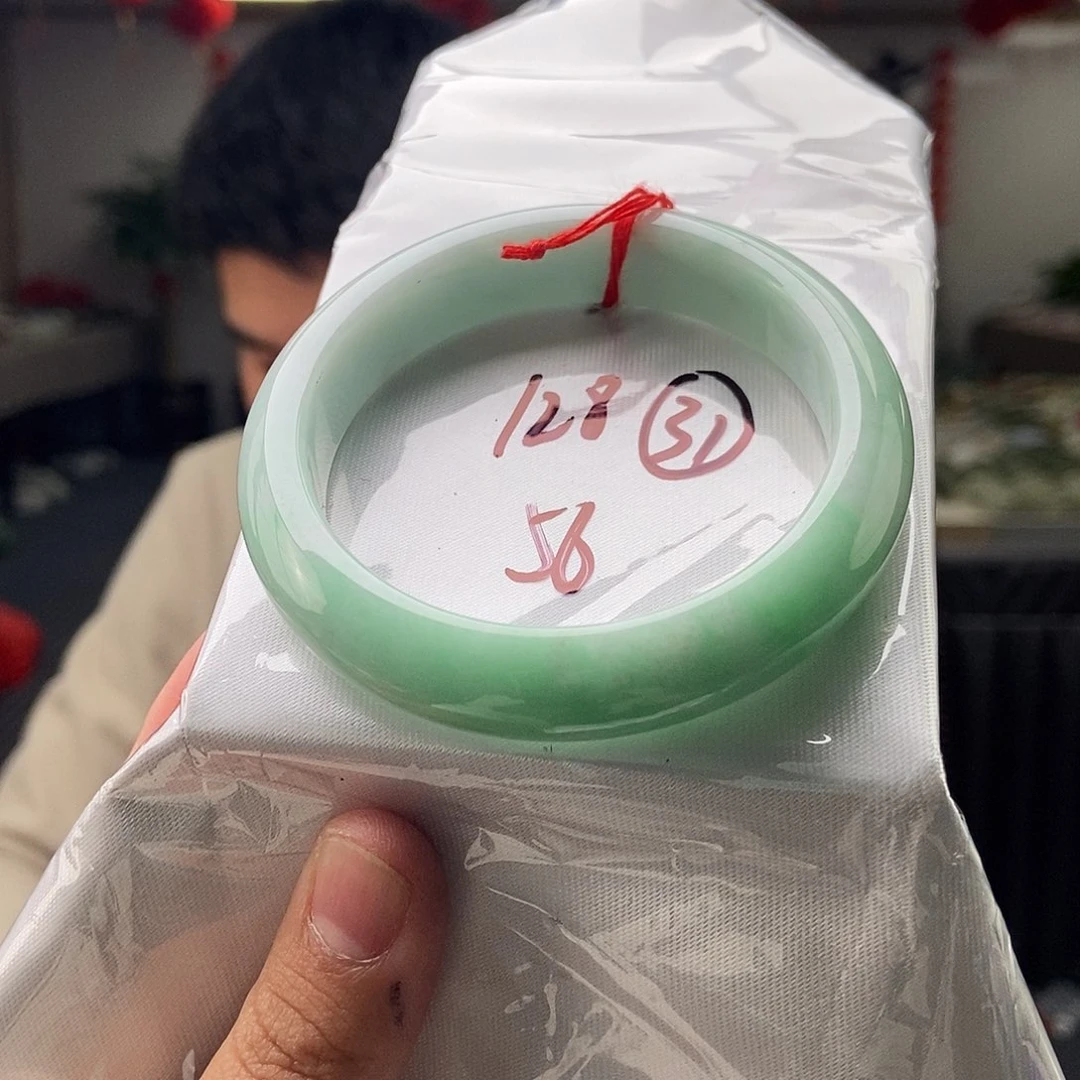 翡翠手镯未镶嵌拍一发一