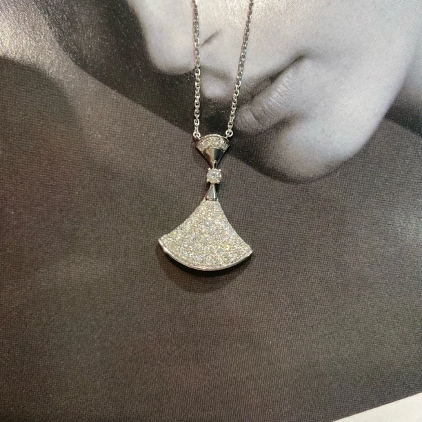 实验室培育钻石18k白金色中号裙子项链