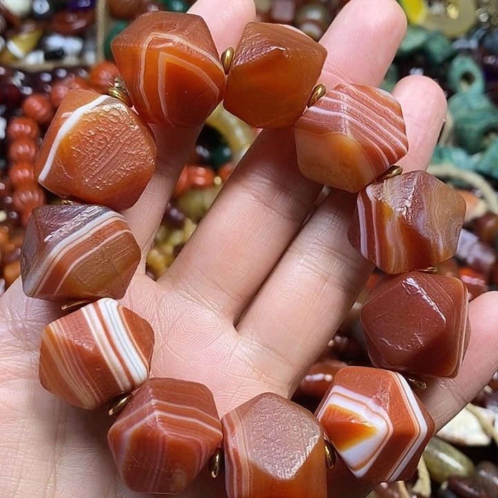 未镶嵌颈饰玛瑙/玉髓