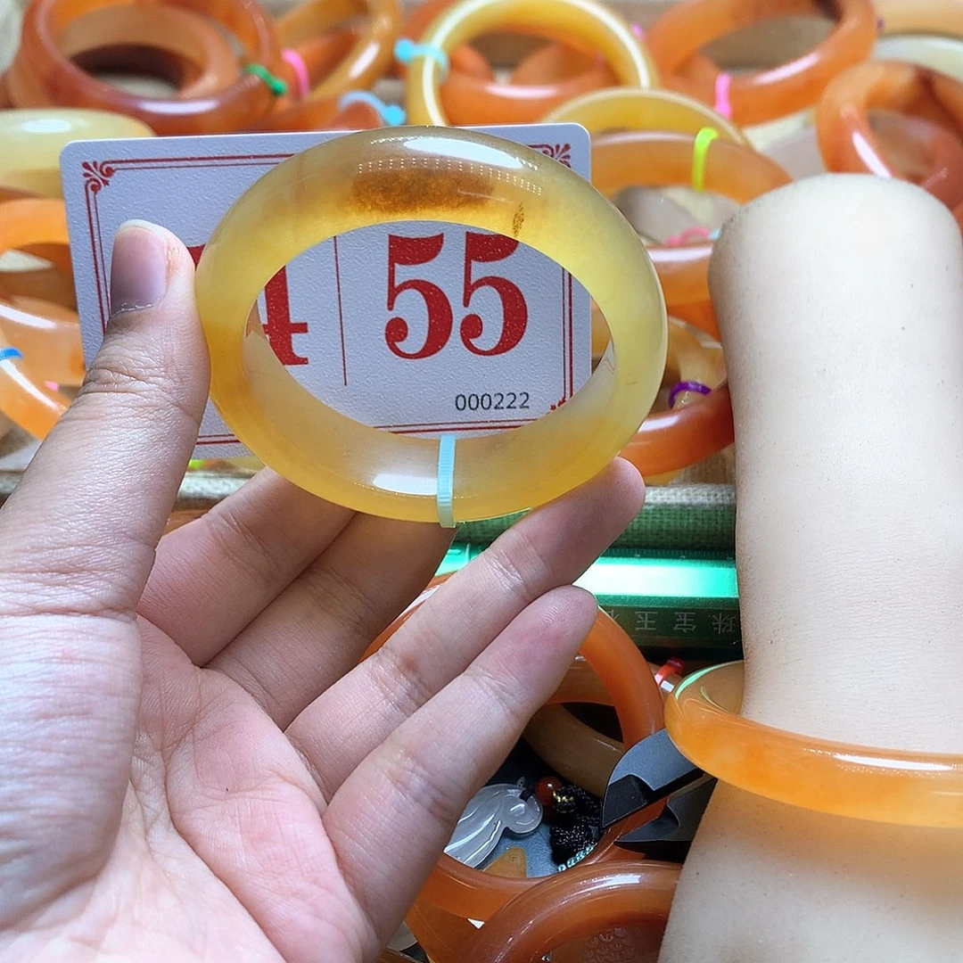 未镶嵌石英质玉（黄龙玉）手镯莹*