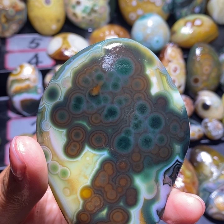 玛瑙/玉髓未镶嵌珠宝半成品143