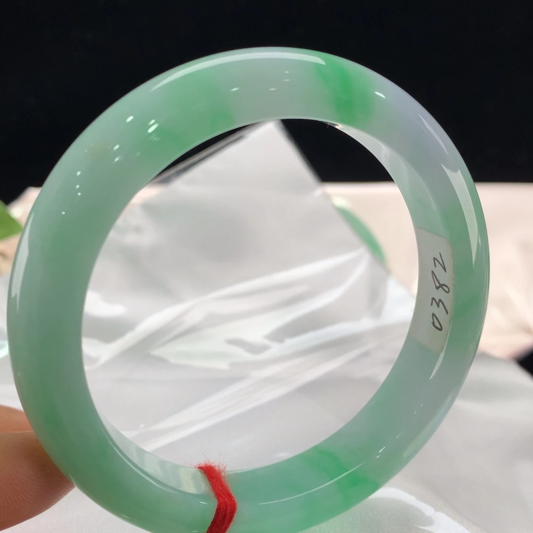 翡翠未镶嵌手镯0382