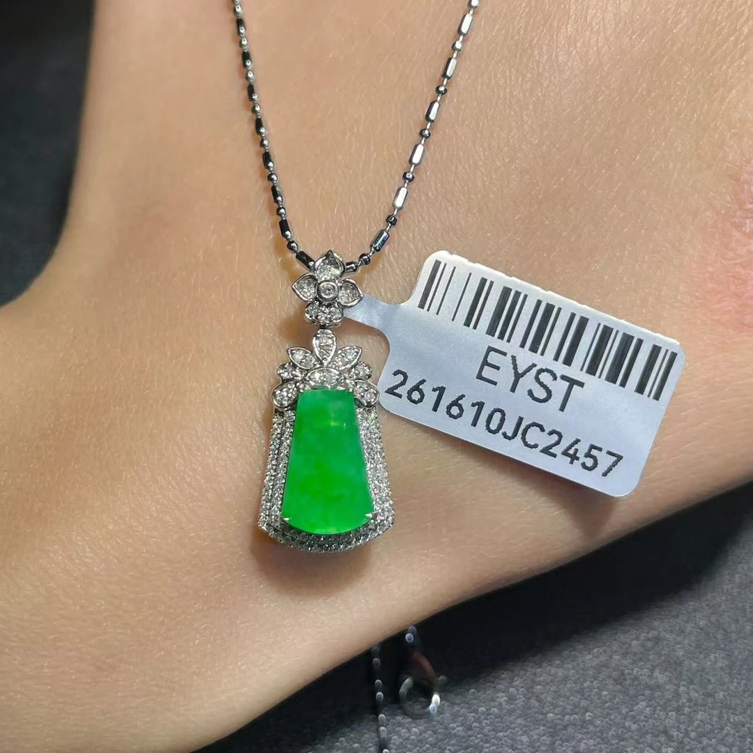 18k金镶嵌缅甸A货翡翠(不含链)