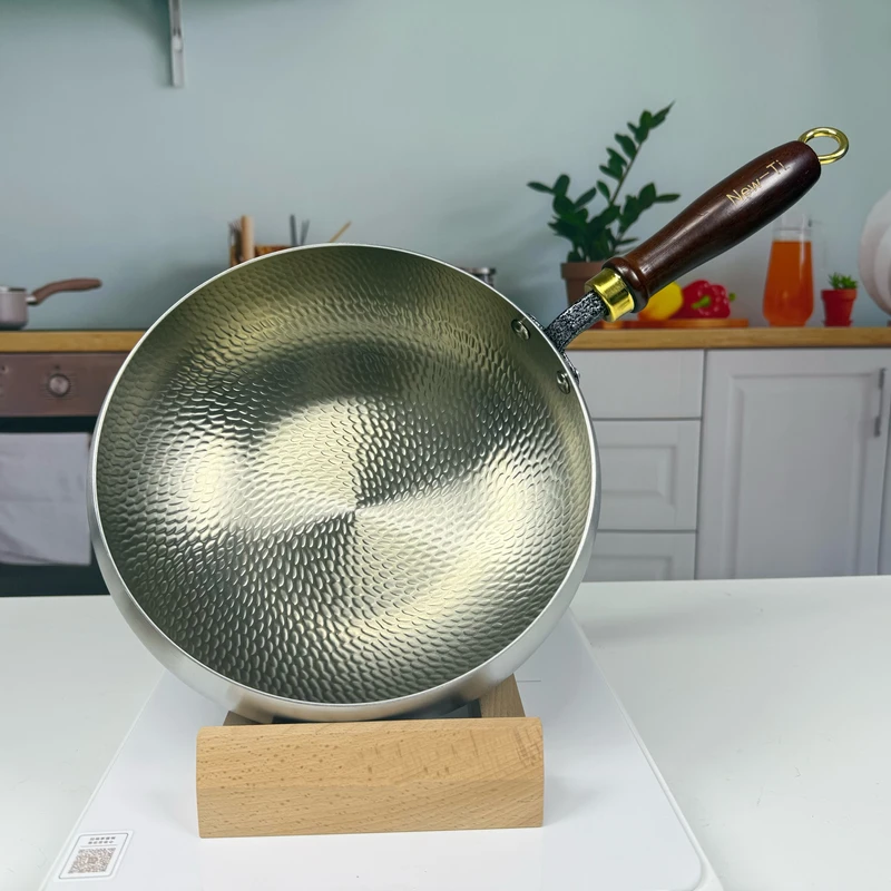 24cm锤纹锻打纯钛炒锅钛大肚锅工厂尾单微瑕特价介意慎拍