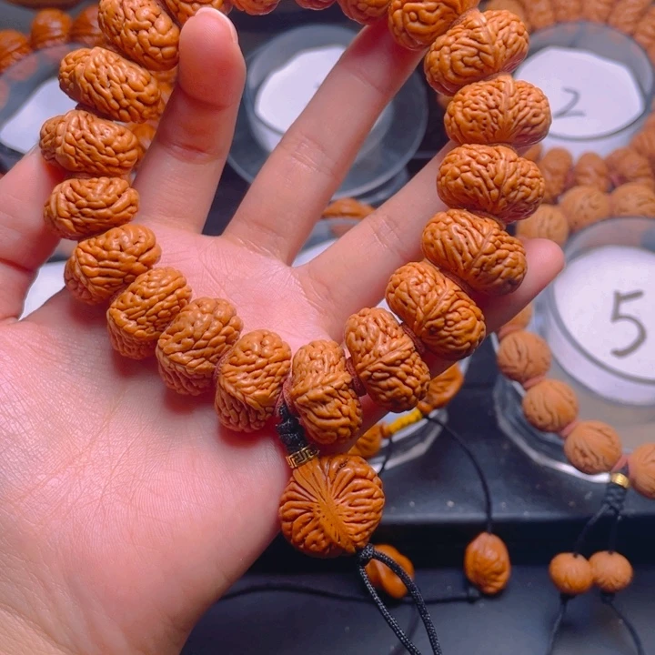 天***回桃核手串五爪金龙 闪电9号车