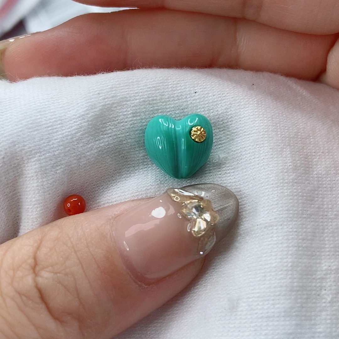 南红玛瑙未镶嵌珠宝奇石
