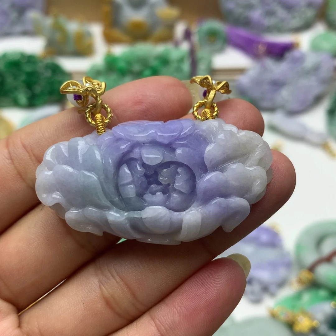 翡翠颈饰未镶嵌翡翠