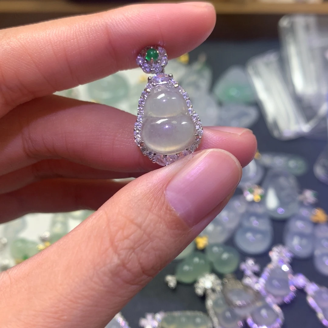 菲***菲翡翠银S925镶嵌颈饰冰晴底葫芦