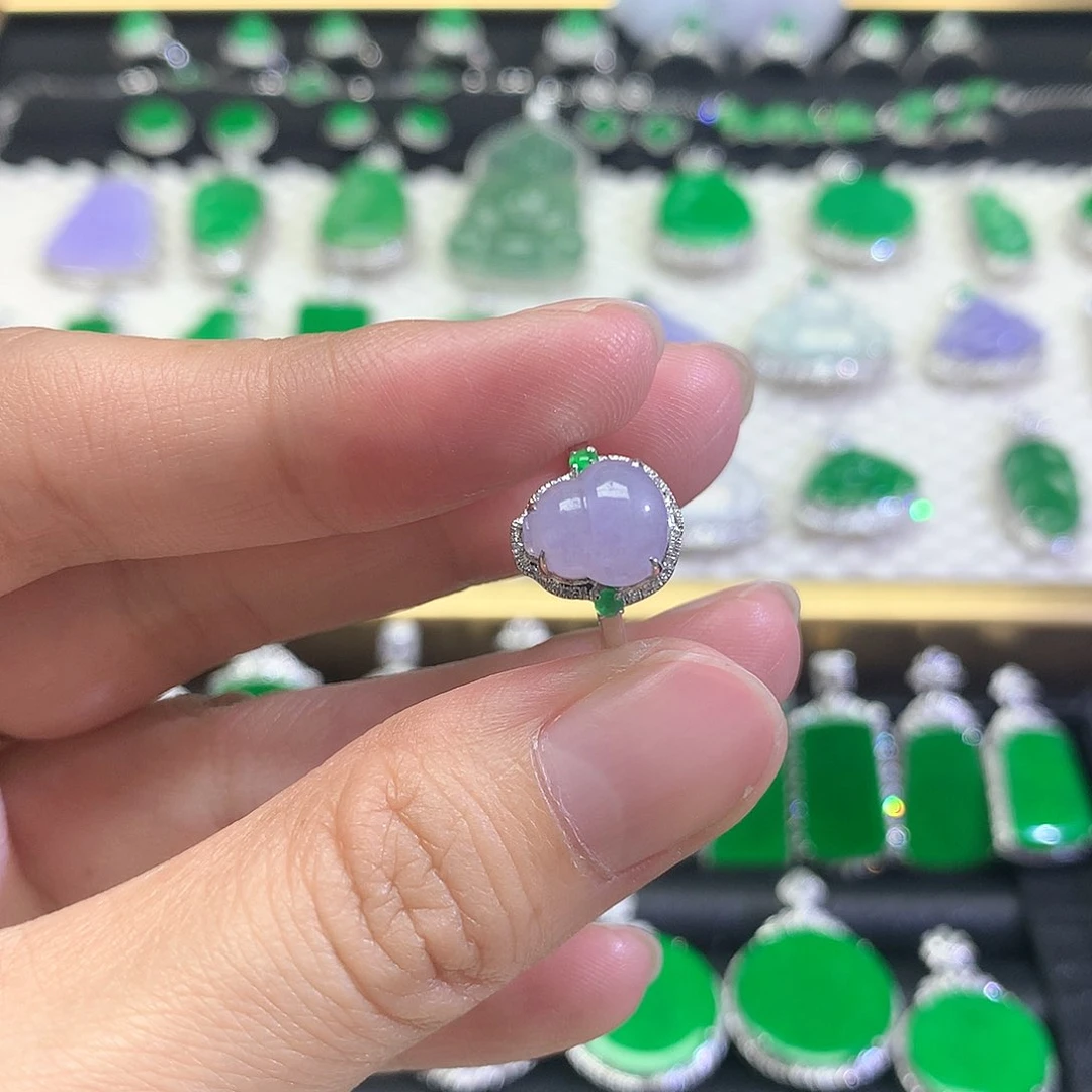 18K金镶嵌吊坠(不含链)翡翠