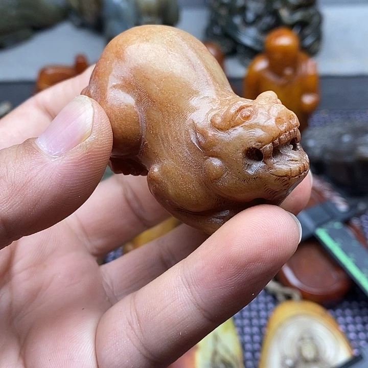 未镶嵌蛇纹石玉颈饰