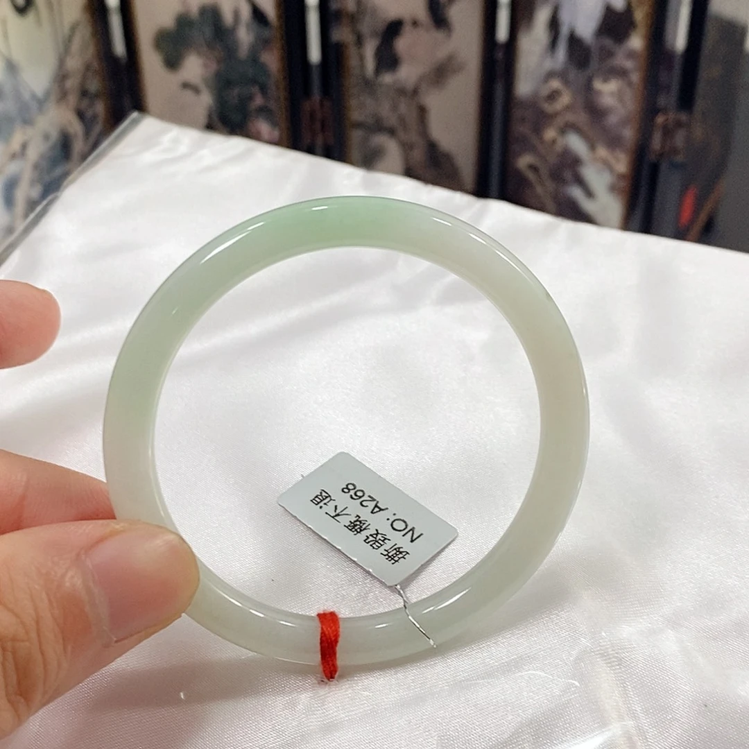 翡翠未镶嵌手镯（圆镯）