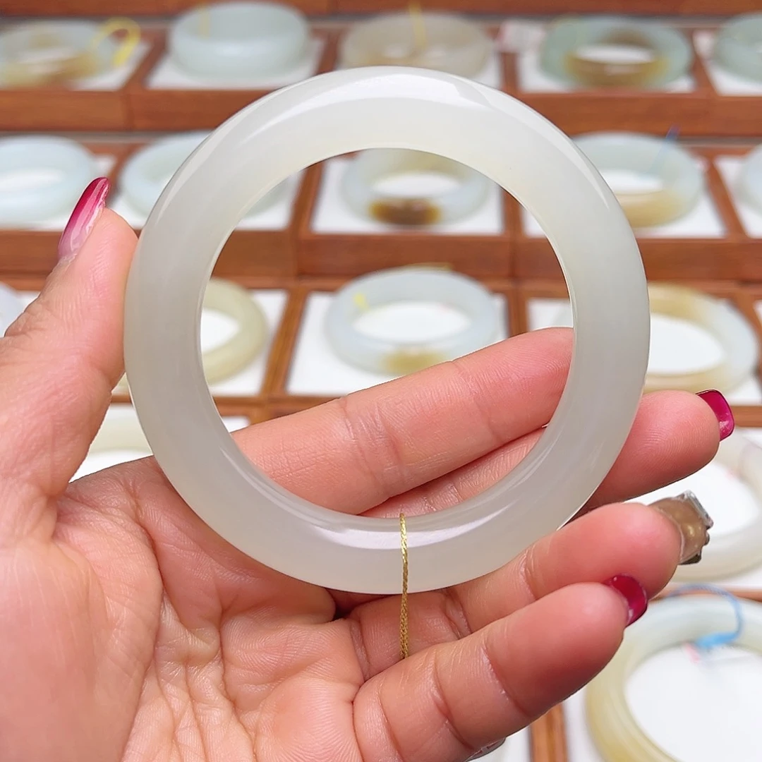 和田玉手镯未镶嵌56.6