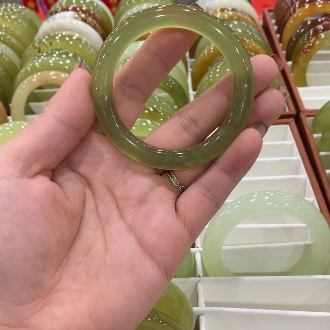 蛇纹石玉未镶嵌手镯