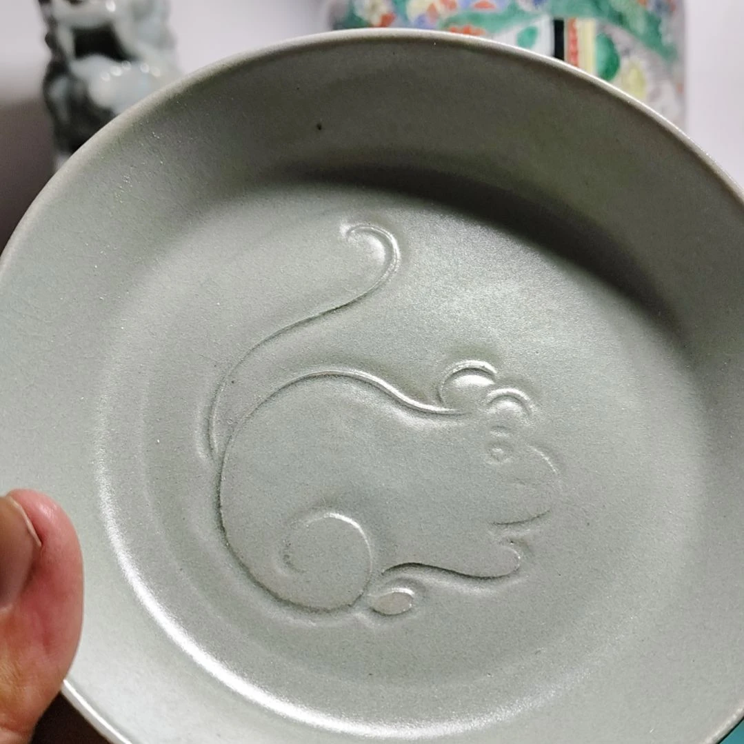 汝窑瓷器，完整器一个