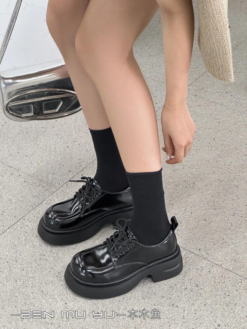 黑色英伦复古风乐福鞋女2025秋季新款厚底增高系带配裙子宽头皮鞋