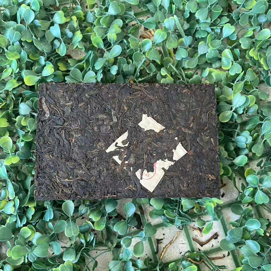 雨腾古茶 母亲节礼物神X紫D S品 “100+” "六”250g/砖 生茶（5月11）