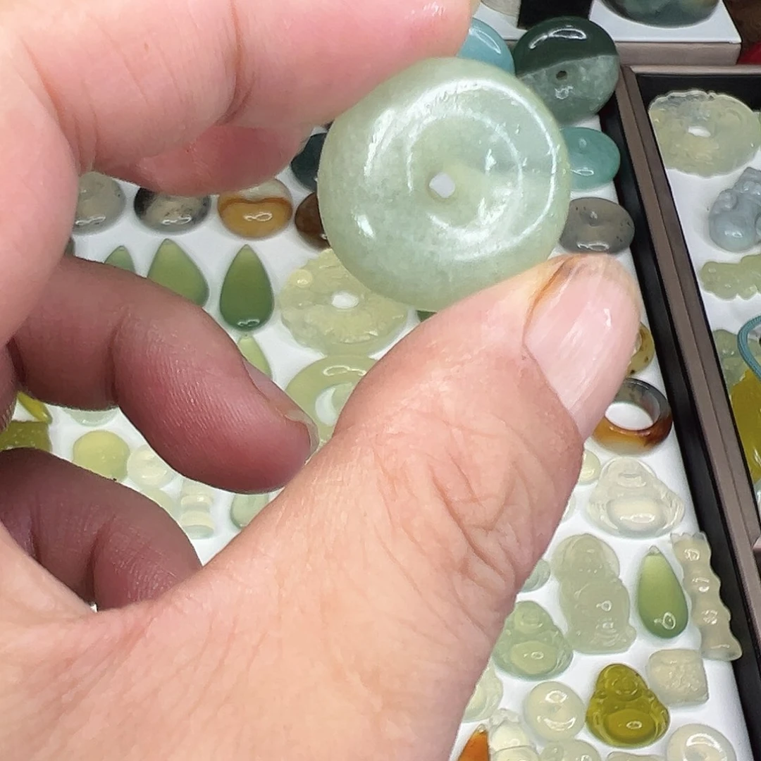 岫玉未镶嵌颈饰岫玉平安扣