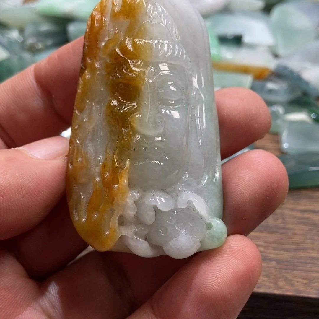 翡翠未镶嵌颈饰一念之间