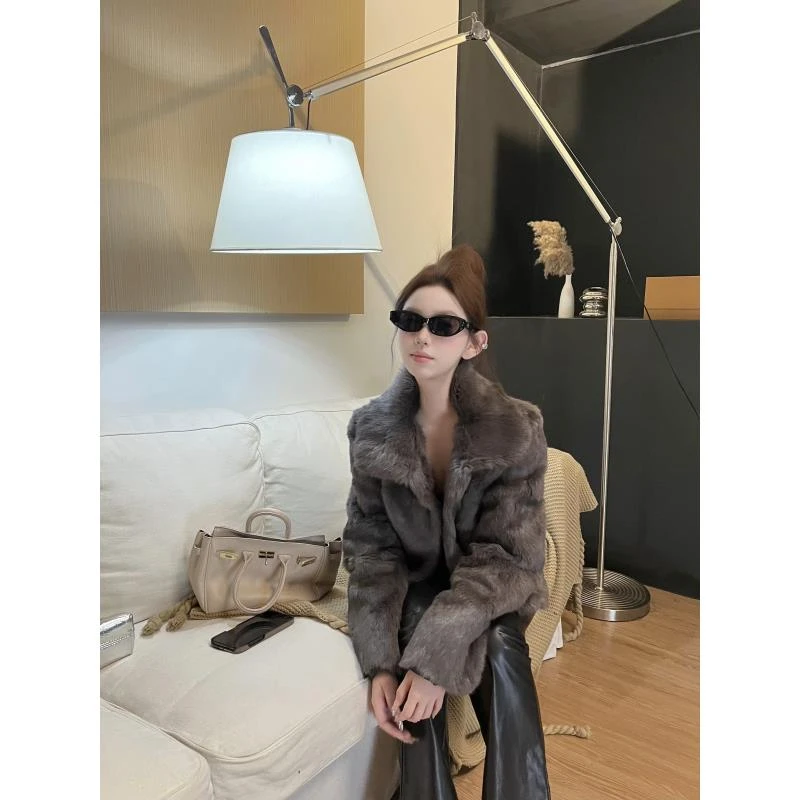 2501立领短款气质秋冬时尚保暖宽松百搭兔毛 皮毛一体外套  达