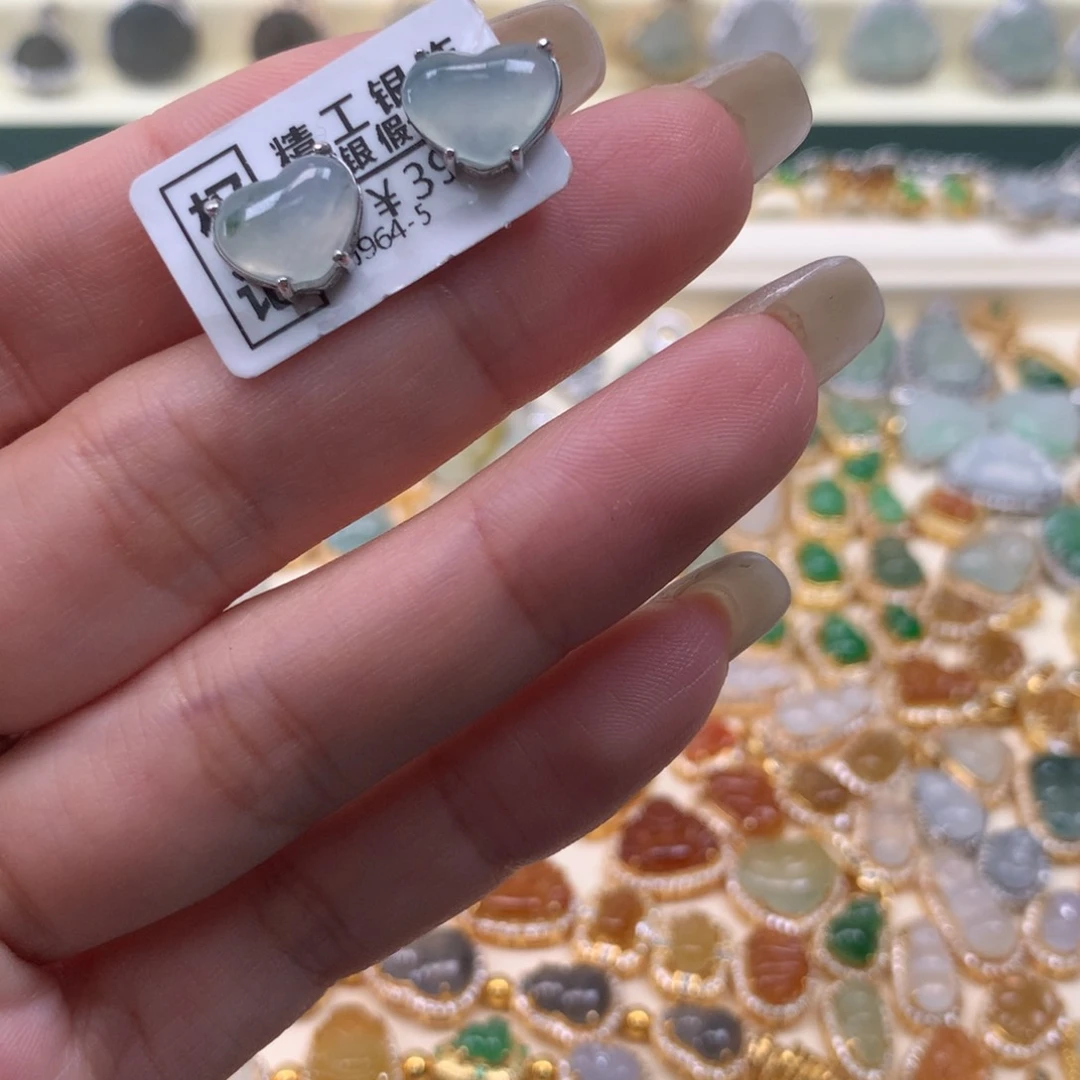 颈饰银S925镶嵌翡翠耳钉