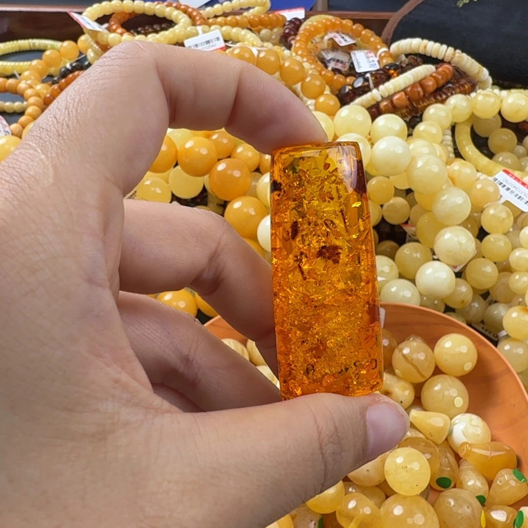 未镶嵌琥珀珠宝奇石
