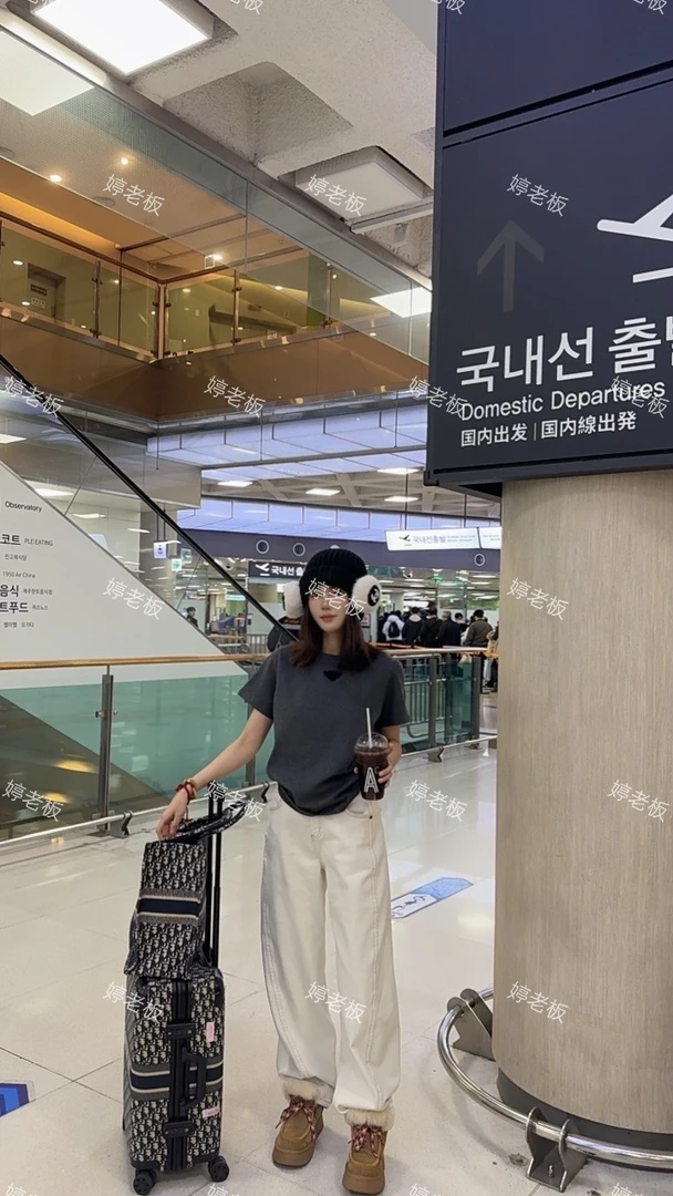 『婷老板』新款、白色加绒弯刀牛仔裤52309