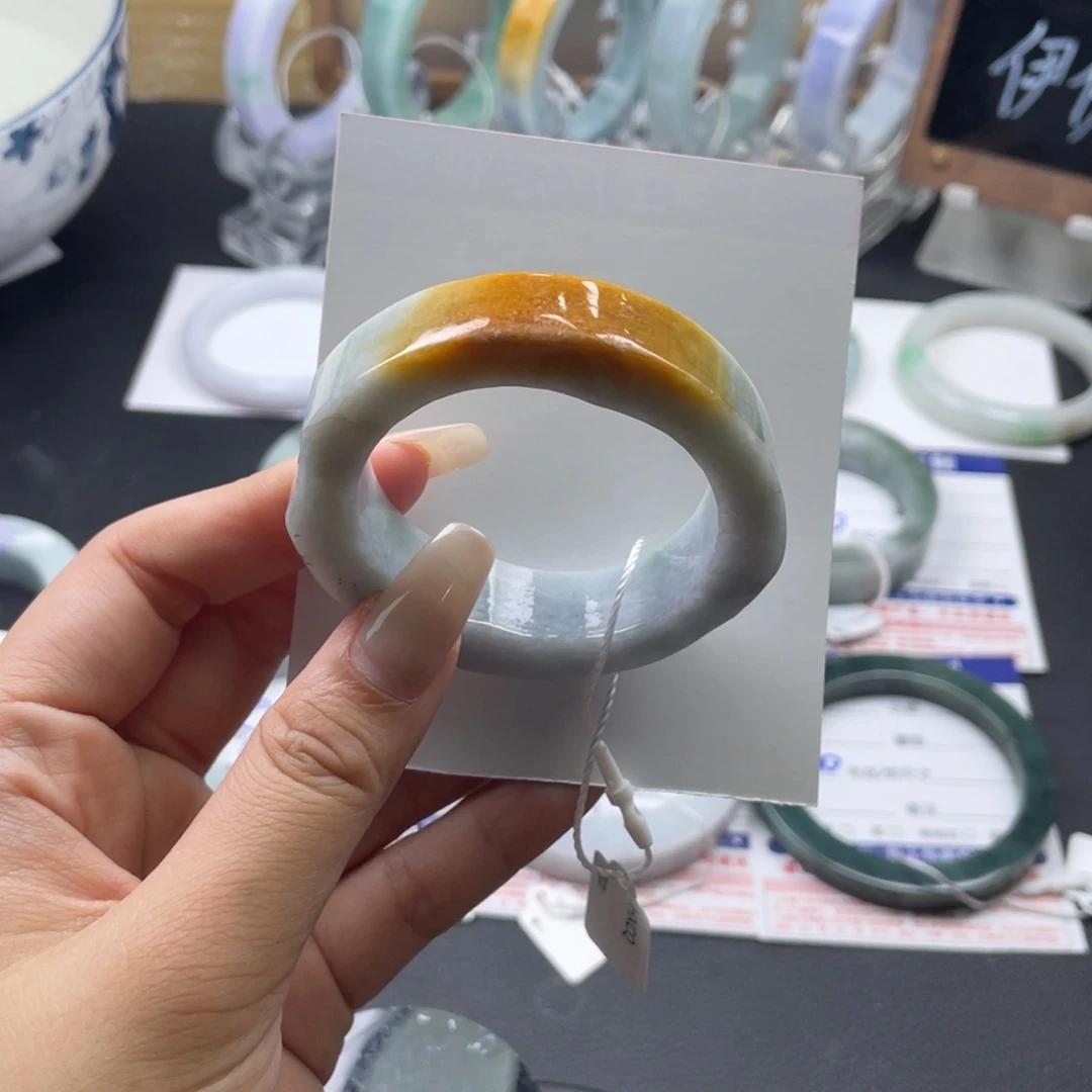 定制翡翠未镶嵌翡翠手镯基地质检发货