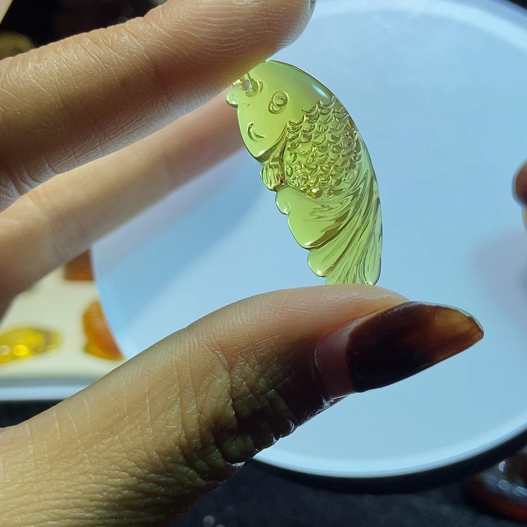 琥珀颈饰未镶嵌鱼