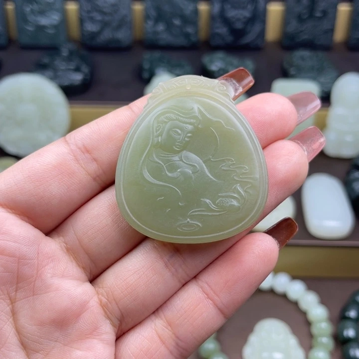 和田玉未镶嵌颈饰